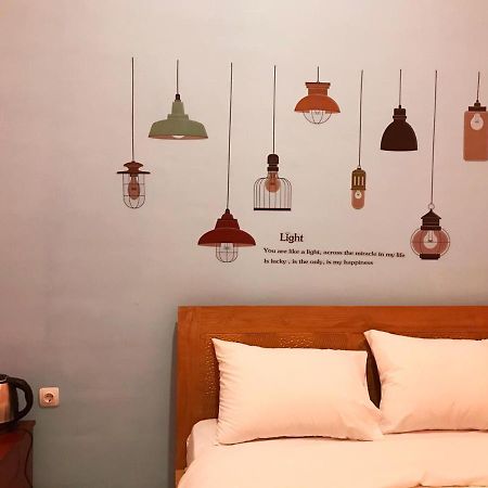 Roomz Budget Residence Semarang Luaran gambar