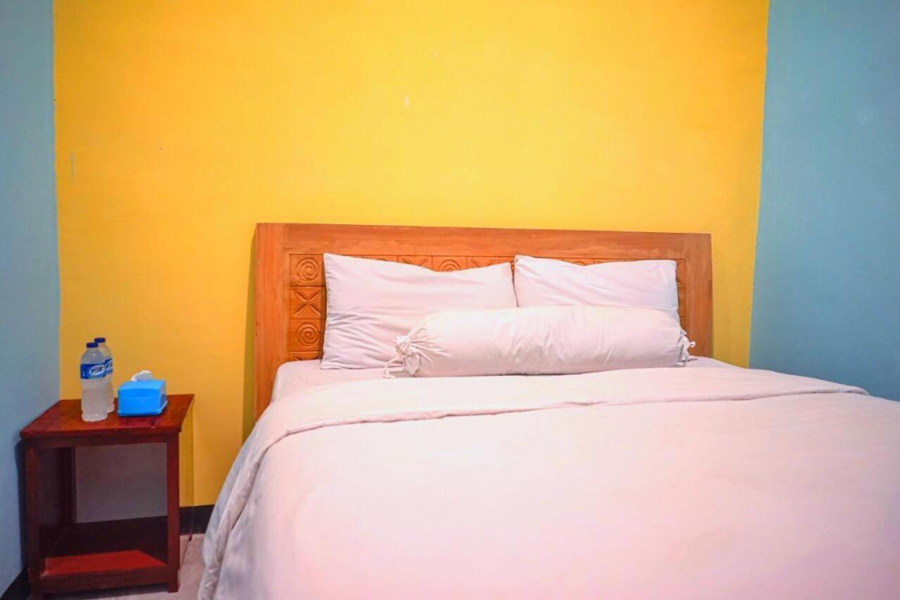 Roomz Budget Residence Semarang Luaran gambar