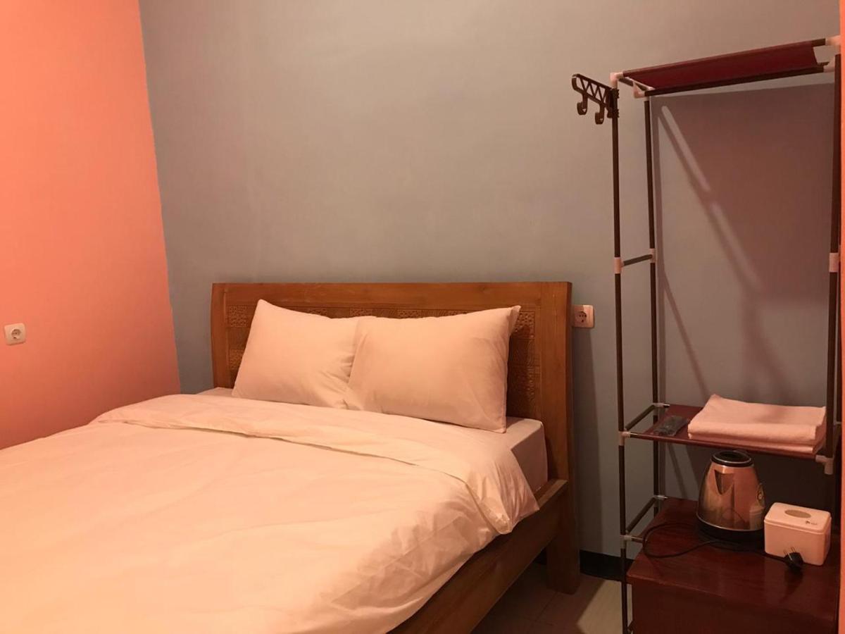 Roomz Budget Residence Semarang Luaran gambar