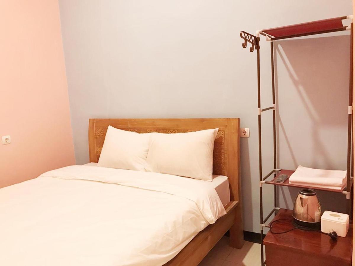 Roomz Budget Residence Semarang Luaran gambar