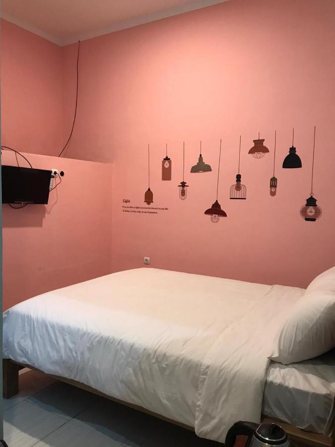 Roomz Budget Residence Semarang Luaran gambar