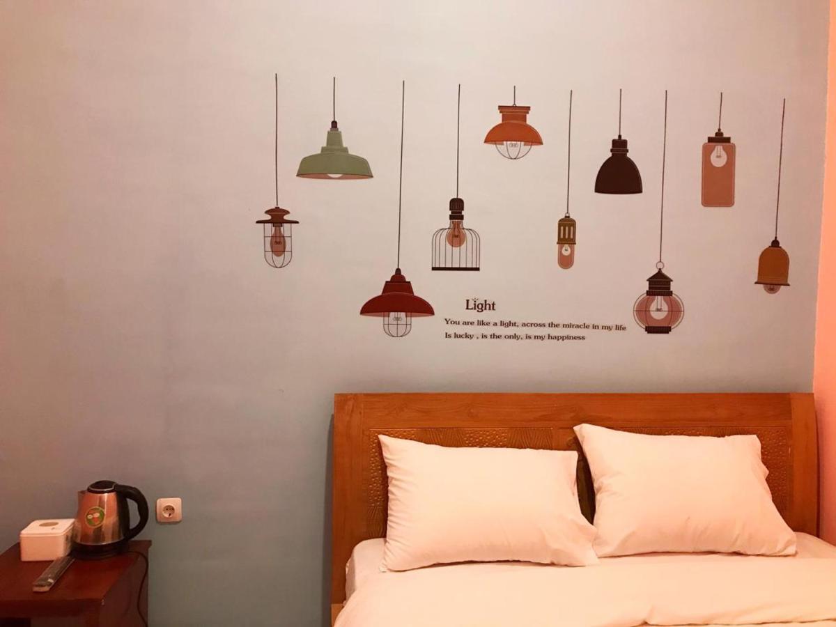 Roomz Budget Residence Semarang Luaran gambar