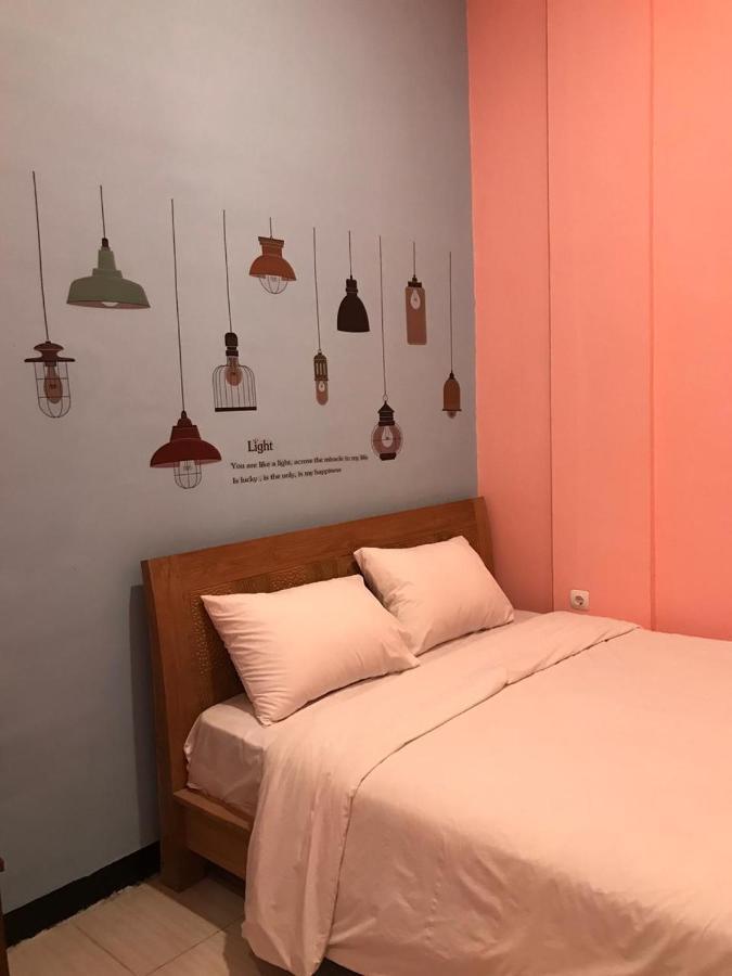 Roomz Budget Residence Semarang Luaran gambar